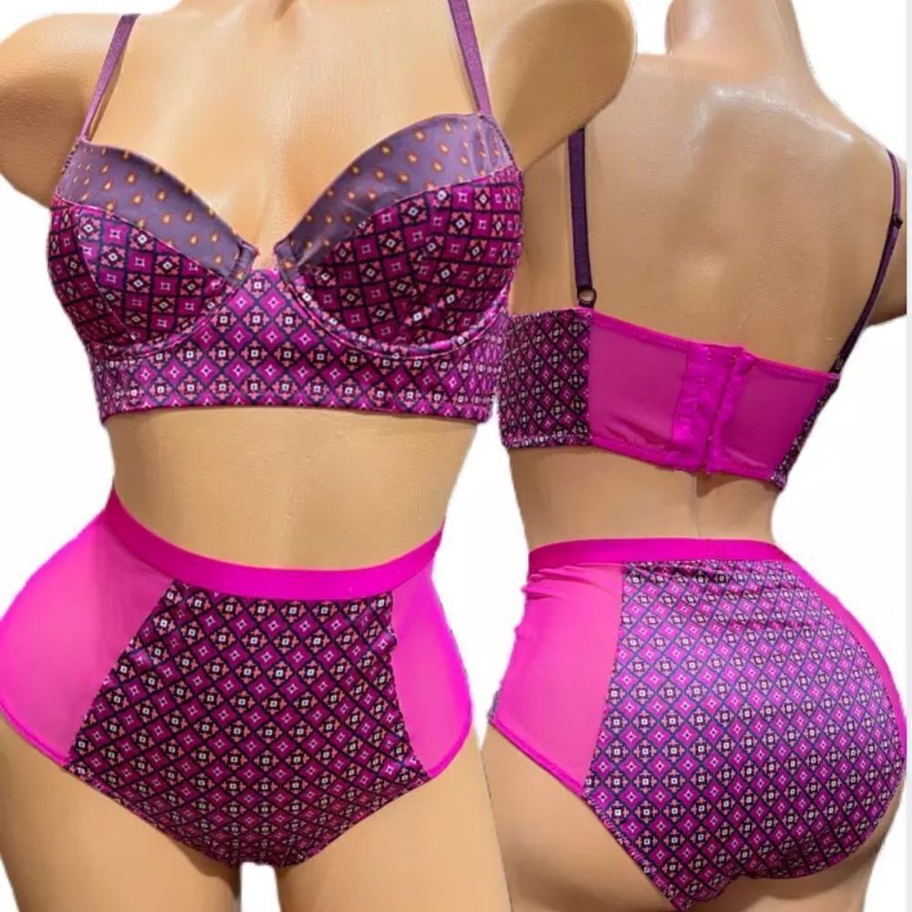 Victorias Secret FASHION SHOW Very Sexy Lined Demi Satin Bra & Cheeky panty set